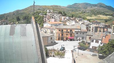 immagine della webcam nei dintorni di Petralia Soprana: webcam Castellana Sicula