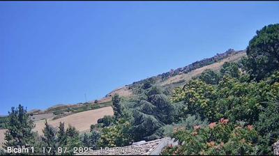 immagine della webcam nei dintorni di Castellana Sicula: webcam Petralia Soprana