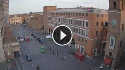 Preview delle webcam di Ferrara › Sud-Est: Piazza Trento e Trieste