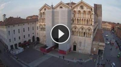 Preview delle webcam di Ferrara: Piazza Cattedrale