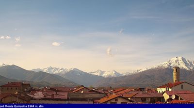 immagine della webcam nei dintorni di Caravino: webcam Salassa