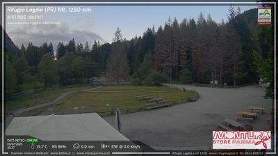immagine della webcam nei dintorni di Tizzano Val Parma: webcam Trefiumi