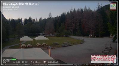 immagine della webcam nei dintorni di Tizzano Val Parma: webcam Trefiumi