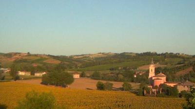 immagine della webcam nei dintorni di Sant'Agata Bolognese: webcam Castello di Serravalle
