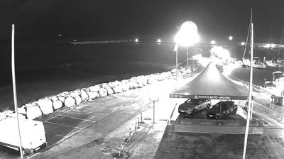 immagine della webcam nei dintorni di Porto Recanati: webcam Portonovo