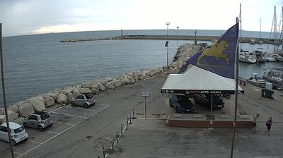 immagine della webcam nei dintorni di Scossicci: webcam Portonovo