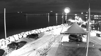 immagine della webcam nei dintorni di Porto Recanati: webcam Portonovo