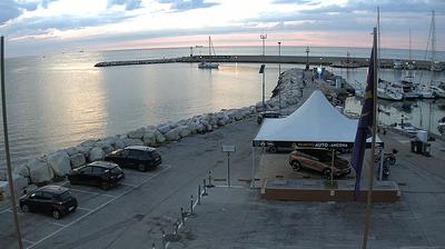 immagine della webcam nei dintorni di Porto Recanati: webcam Portonovo
