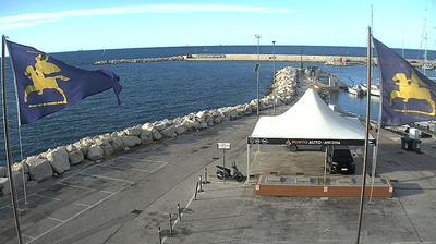 immagine della webcam nei dintorni di Numana: webcam Portonovo
