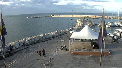 immagine della webcam nei dintorni di Sirolo: webcam Portonovo