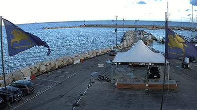 immagine della webcam nei dintorni di Porto Potenza Picena: webcam Portonovo