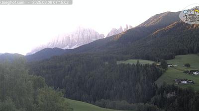 immagine della webcam nei dintorni di San Martino in Badia: webcam Funes