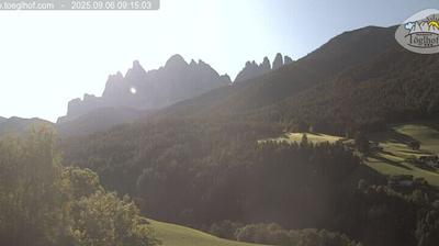 immagine della webcam nei dintorni di Luson: webcam Funes