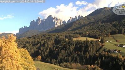 immagine della webcam nei dintorni di San Martino in Badia: webcam Funes