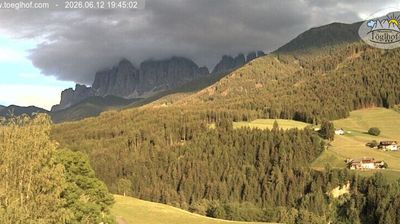 immagine della webcam nei dintorni di San Martino in Badia: webcam Funes