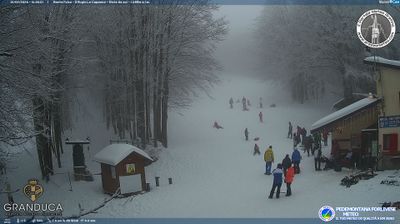 immagine della webcam nei dintorni di Mercato: webcam Santa Sofia