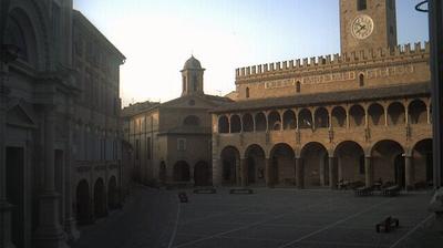 immagine della webcam nei dintorni di Grottammare: webcam Offida