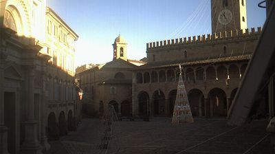 immagine della webcam nei dintorni di Porto San Giorgio: webcam Offida