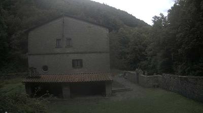 immagine della webcam nei dintorni di Chiusi della Verna: webcam Mercato