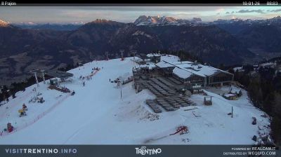 immagine della webcam nei dintorni di Caldaro sulla Strada del Vino: webcam Cavalese