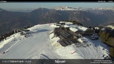 immagine della webcam nei dintorni di Passo di Gobbera: webcam Alpe Cermis