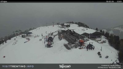 immagine della webcam nei dintorni di Pampeago: webcam Alpe Cermis