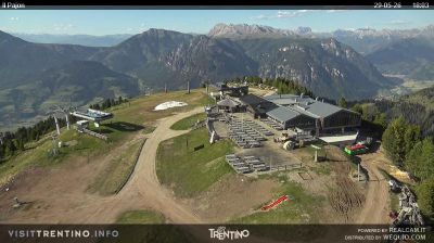 immagine della webcam nei dintorni di Ziano di Fiemme: webcam Alpe Cermis