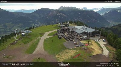 immagine della webcam nei dintorni di Cortaccia sulla Strada del Vino: webcam Alpe Cermis