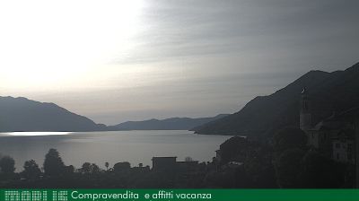 immagine della webcam nei dintorni di Maccagno con Pino e Veddasca: webcam Cannero Riviera