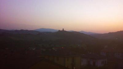 immagine della webcam nei dintorni di Pesaro: webcam Montecalvo in Foglia