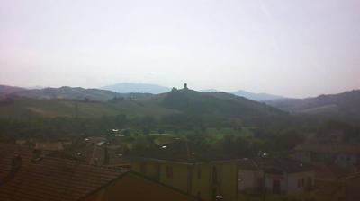 immagine della webcam nei dintorni di Monte Grimano Terme: webcam Montecalvo in Foglia