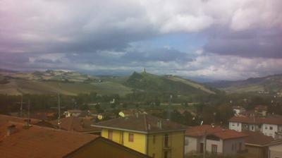 immagine della webcam nei dintorni di Pesaro: webcam Montecalvo in Foglia