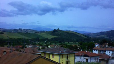immagine della webcam nei dintorni di Cattolica: webcam Montecalvo in Foglia