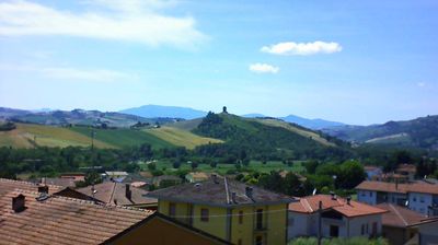 Preview delle webcam di Montecalvo in Foglia