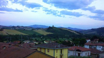immagine della webcam nei dintorni di Carpegna: webcam Montecalvo in Foglia