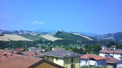 immagine della webcam nei dintorni di Macerata Feltria: webcam Montecalvo in Foglia