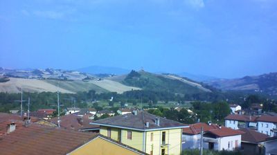 immagine della webcam nei dintorni di Pesaro: webcam Montecalvo in Foglia