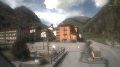 immagine della webcam nei dintorni di Palit Valchiusella: webcam Ronco Canavese