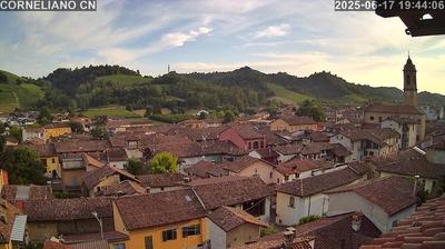 immagine della webcam nei dintorni di Grinzane Cavour: webcam Corneliano d'Alba