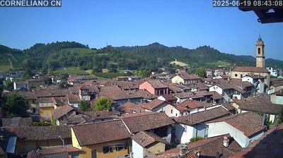 immagine della webcam nei dintorni di Cerretto Langhe: webcam Corneliano d'Alba