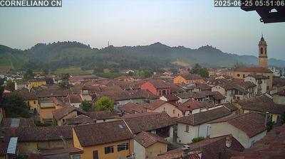 immagine della webcam nei dintorni di Cossano Belbo: webcam Corneliano d'Alba