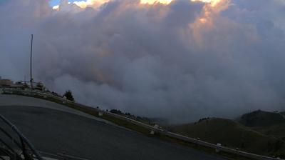immagine della webcam nei dintorni di Combai: webcam Monte Grappa