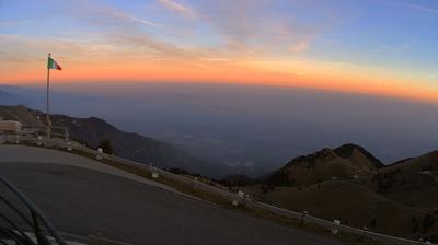 immagine della webcam nei dintorni di Bassano del Grappa: webcam Monte Grappa