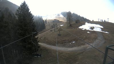 immagine della webcam nei dintorni di Rifugio Calvi Laghi Gemelli: webcam Spiazzi