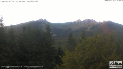 immagine della webcam nei dintorni di Monte Giogo: webcam Cerreto Laghi