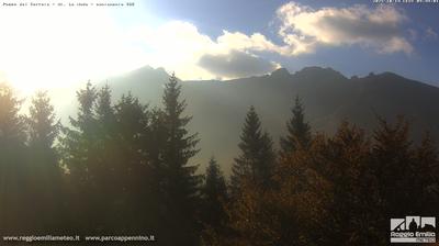 immagine della webcam nei dintorni di Monte Giogo: webcam Cerreto Laghi