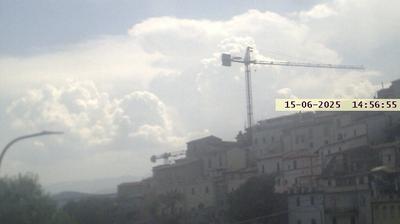 immagine della webcam nei dintorni di Montebello di Bertona: webcam Ofena