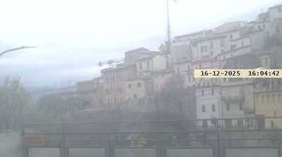 immagine della webcam nei dintorni di Sant'Eusanio Forconese: webcam Ofena