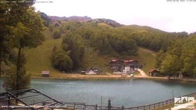 immagine della webcam nei dintorni di Capanne di Sillano: webcam Cerreto Laghi