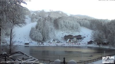 immagine della webcam nei dintorni di Capanne di Sillano: webcam Cerreto Laghi